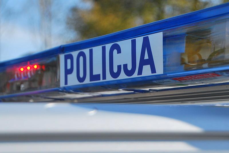 Jadąc na interwencję zauważyli przewrócony samochód