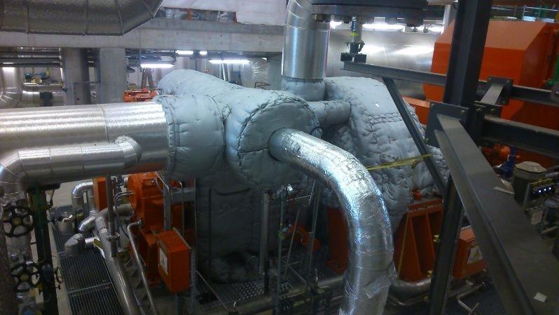 Płaszcze termoizolacyjne w przemyśle: skuteczna ochrona przed stratami cieplnymi