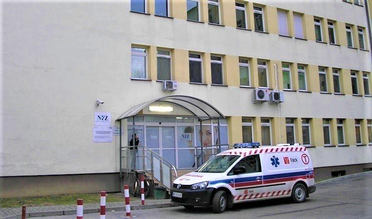 Koronawirus: zakażeń mniej niż tydzień temu