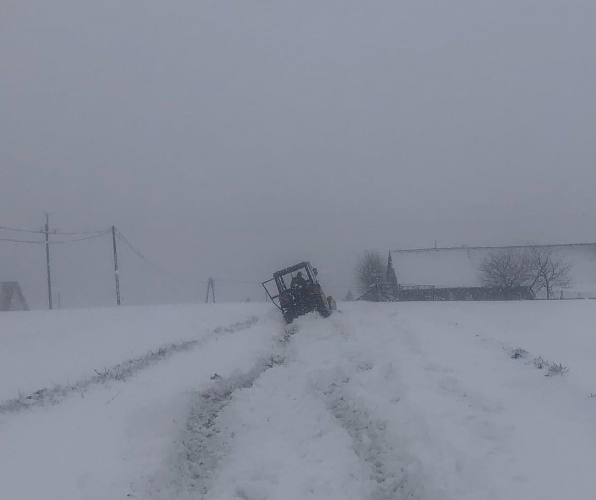Na górkach zima trzyma. Od jutra ma być cieplej.