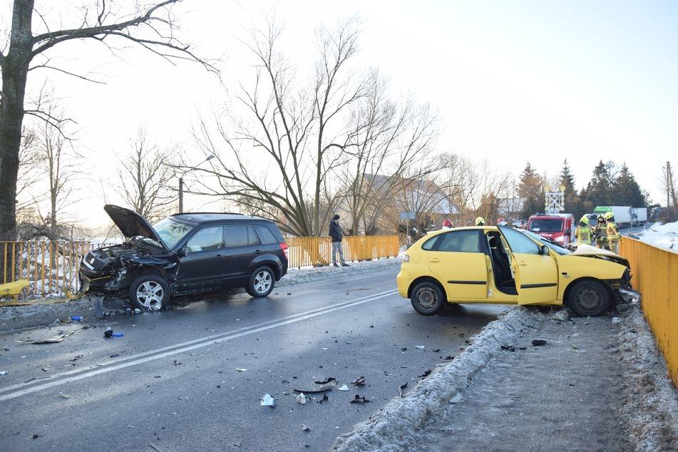 Wypadek w Brzeźnicy, jedna osoba w szpitalu - zdjęcia