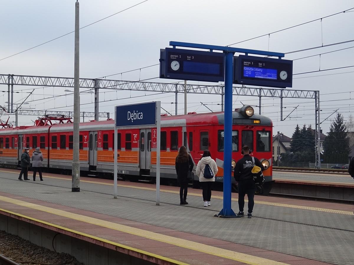 Pierwszy pociąg odjeżdża o 5:00, ostatni o 22:37