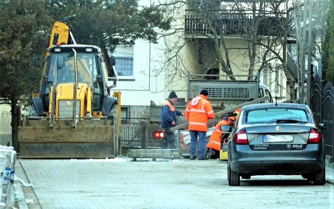 Droga jeszcze nieprzejezdna. Trwają ostatnie prace