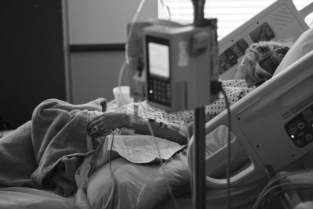 Koronawirus: najwięcej chorych umiera właśnie u nas