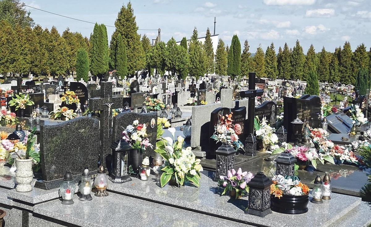 Ich ciała spoczęły na cmentarzach komunalnych w Dębicy