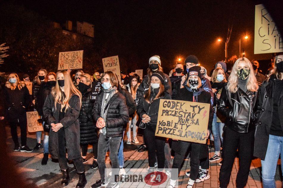 Drugi protest w Dębicy. Tym razem z incydentami - zdjęcia