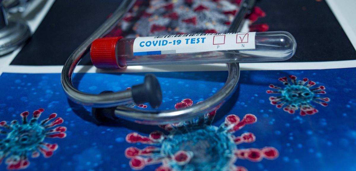 Koronawirus: osiem osób zakażonych, jedna nie żyje