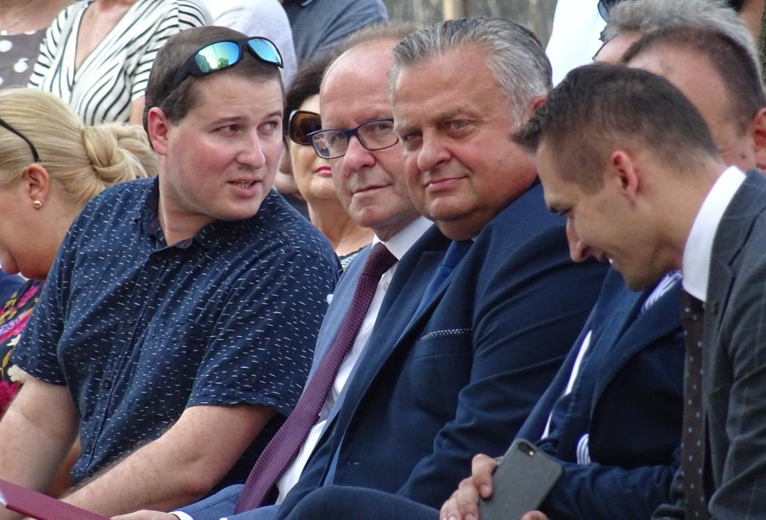 Kruczek i Huk pozostają w zarządzie 