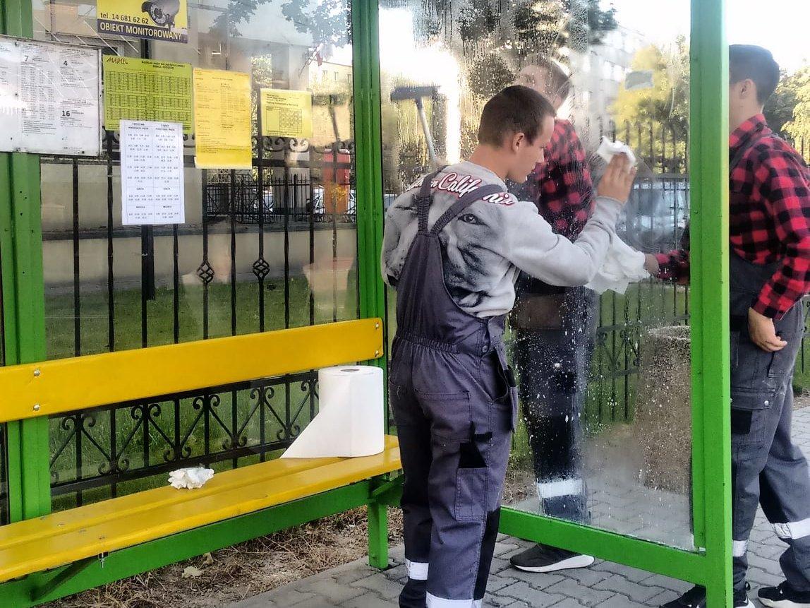 Tym razem o przystanek zadbali uczniowie