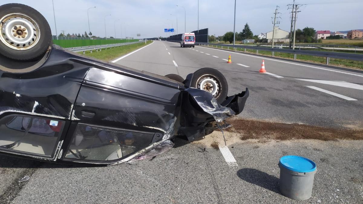 Dachowanie na autostradzie