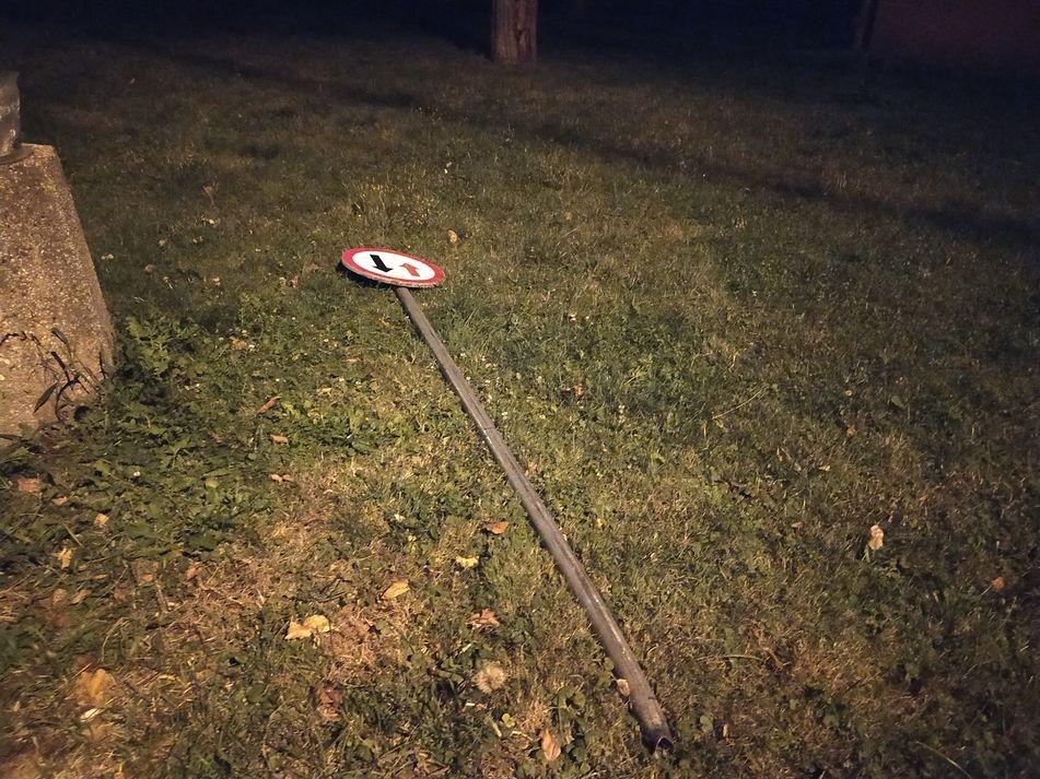 Wandale w akcji. Teraz padło na miasteczko ruchu - zdjęcia
