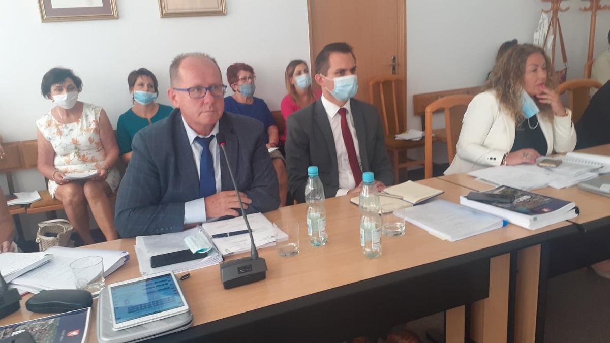 Burmistrz bez wotum zaufania i bez absolutorium