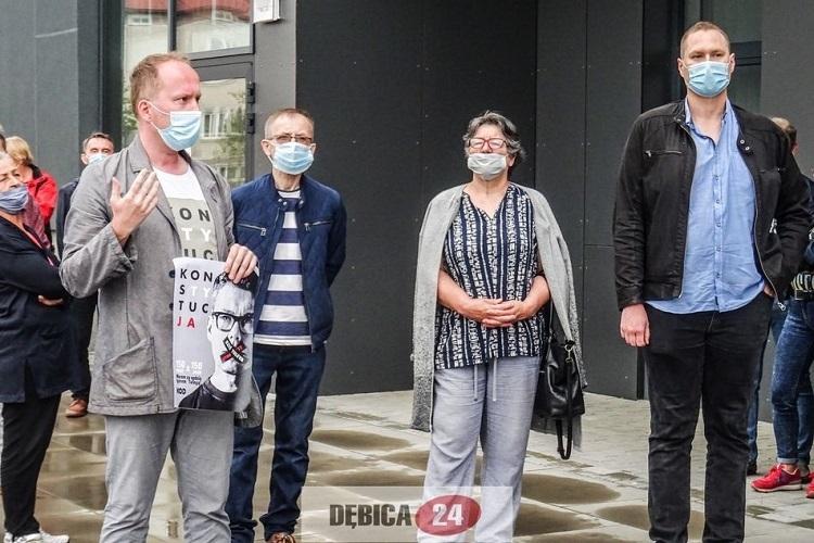 Teraz nie czas na podwyżki