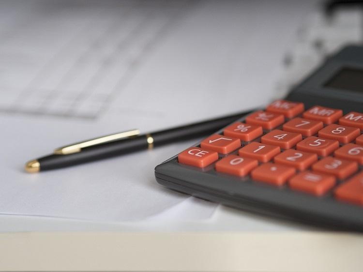 Kredyt konsolidacyjny – co to jest i komu może się przydać?