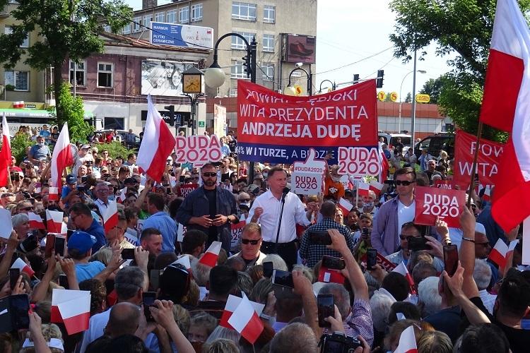 Andrzej Duda wygrał w Dębicy, chociaż...