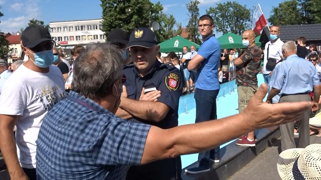 Zadyma na wiecu Andrzeja Dudy - video