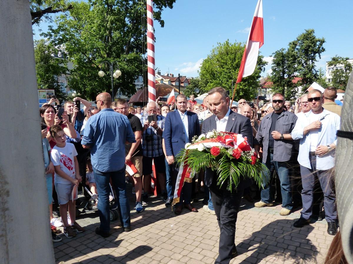 Prezydent Andrzej Duda złożył kwiaty pod pomnikiem