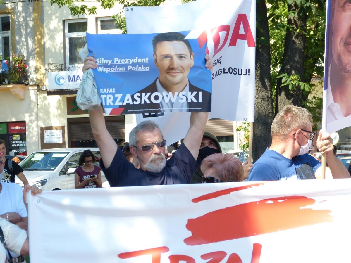 Oponenci prezydenta też przyszli na Rynek