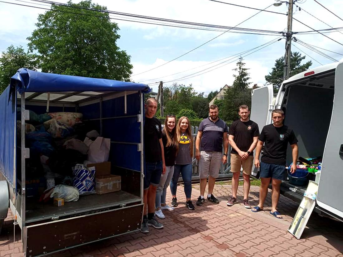 Bus z darami pojechał, ale pomoc wciąż potrzebna