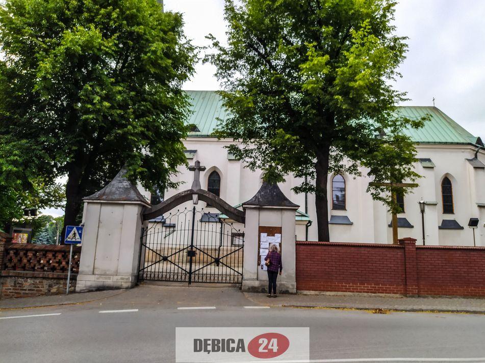 Sanepid apeluje o zgłaszanie się wiernych z parafii św. Jadwigi
