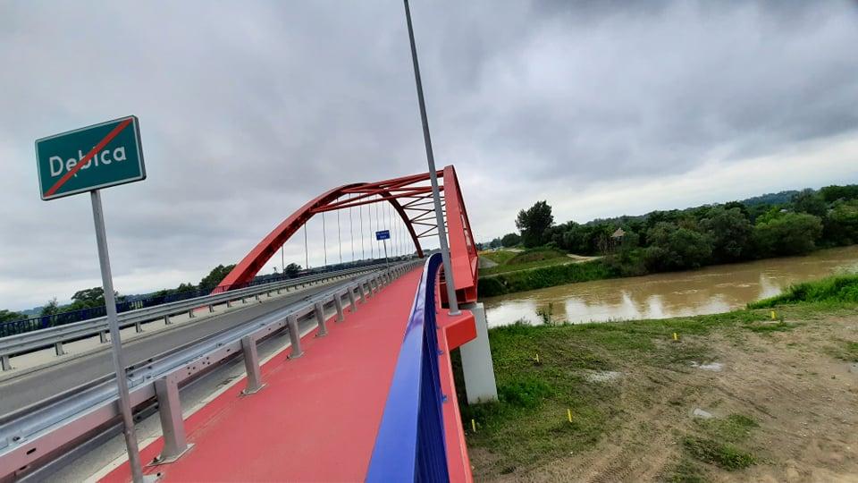 Woda idzie w górę, wojewoda ogłasza pogotowie przeciwpowodziowe
