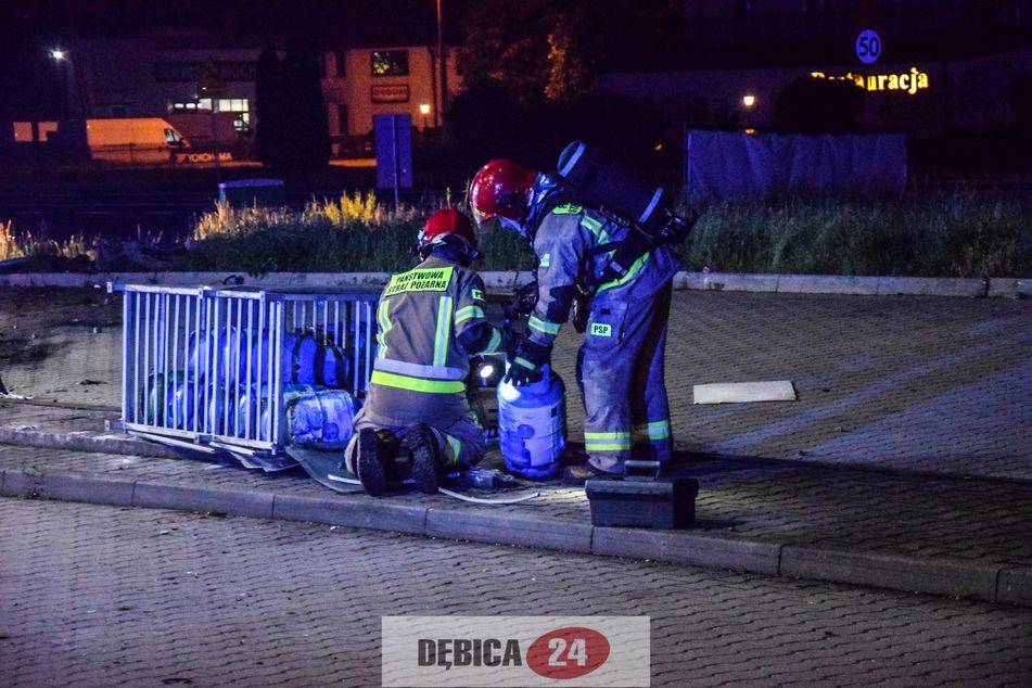 O krok od tragedii. Nietrzeźwy uderzył w butle z gazem - zdjęcia