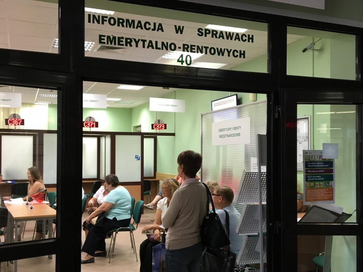 Zmiany w emeryturach i rentach – dyżur telefoniczny