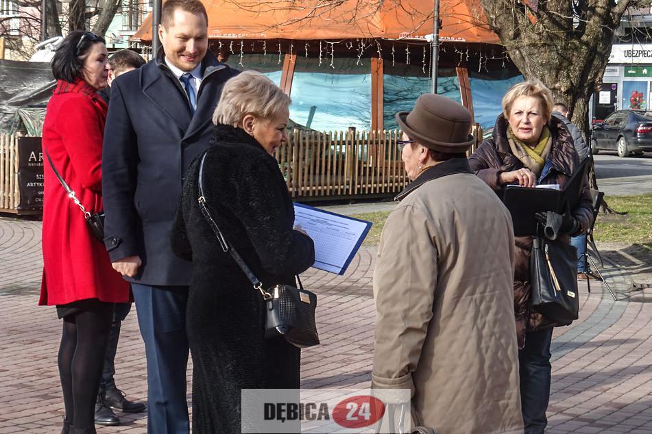 W sobotę na Rynku zbierać będą podpisy