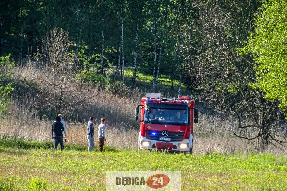 Strażacy wyciągnęli mężczyznę, niestety już nie żył