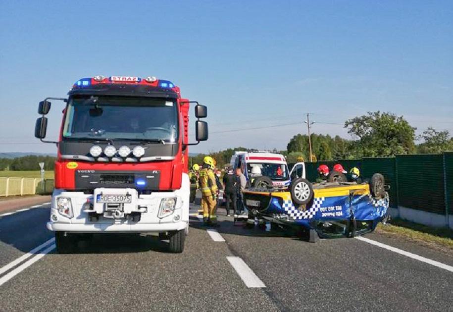 Dachowała po zderzeniu
