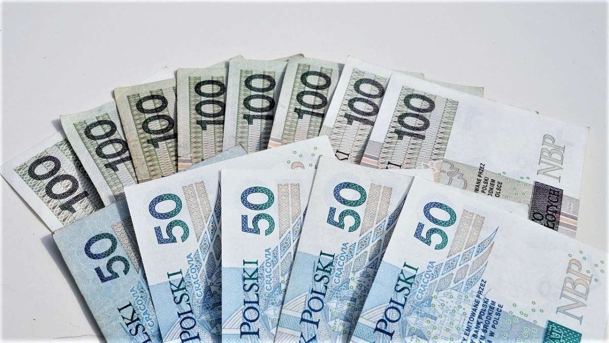 Masz umowę o pracę? Dostaniesz bon na 1000 zł