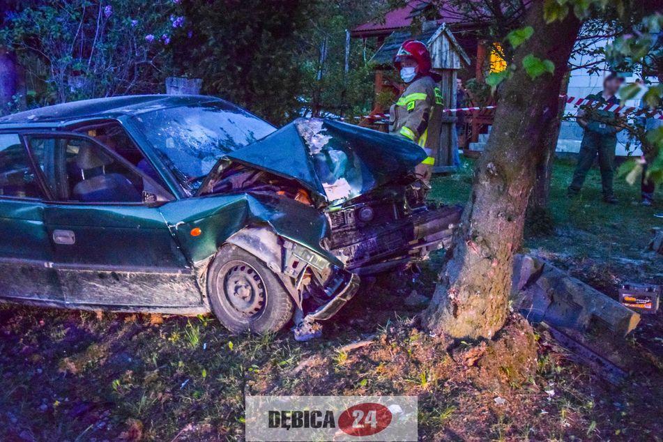 Jedna osoba w szpitalu, drugiej szukali strażacy - zdjęcia