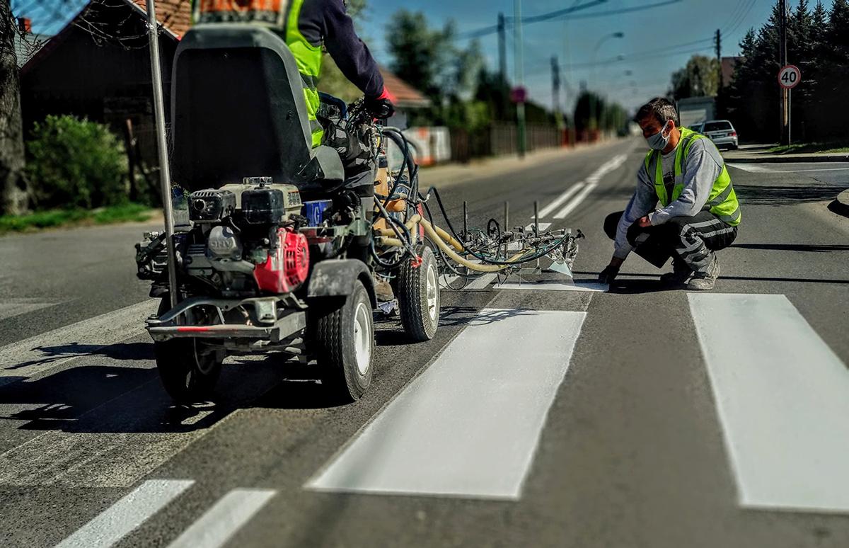 Najpierw malują przejścia dla pieszych