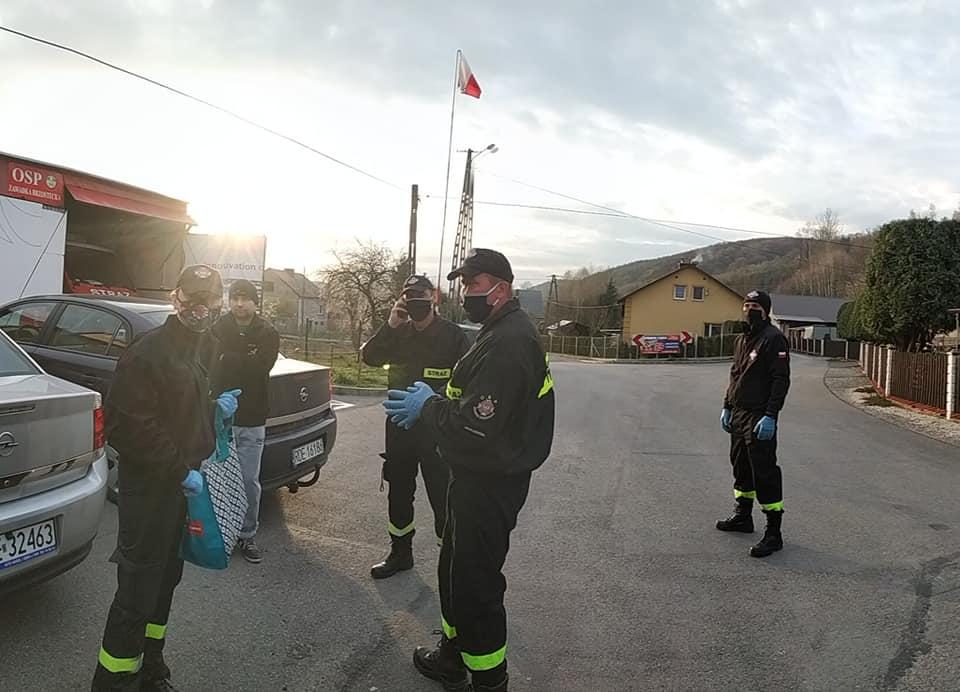 Czy dotarły do Was maseczki kupione przez gminy?