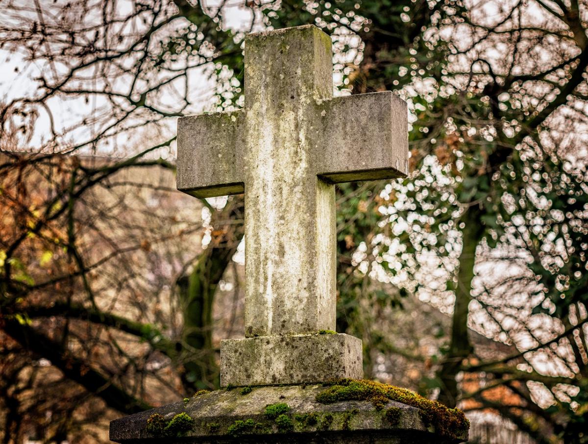 Burmistrz cmentarzy zamykać nie planuje