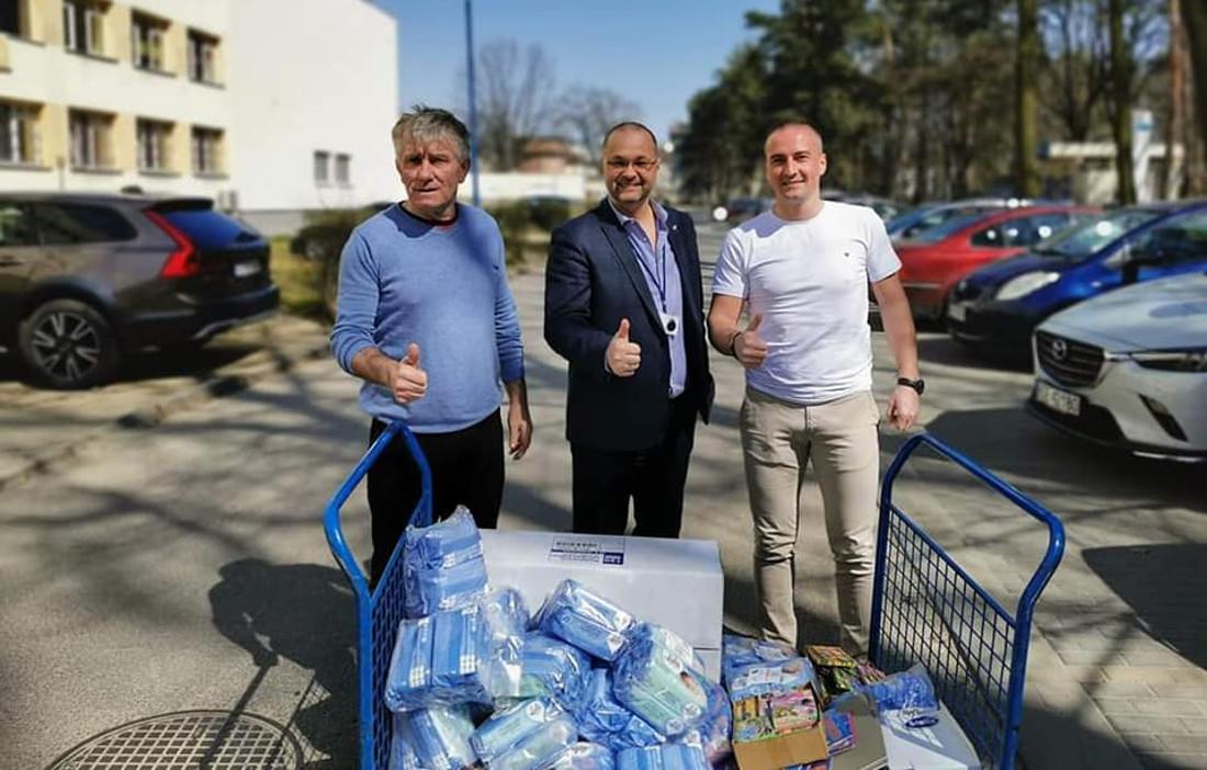Prócz rękawiczek i chusteczek kupili też kolorowanki