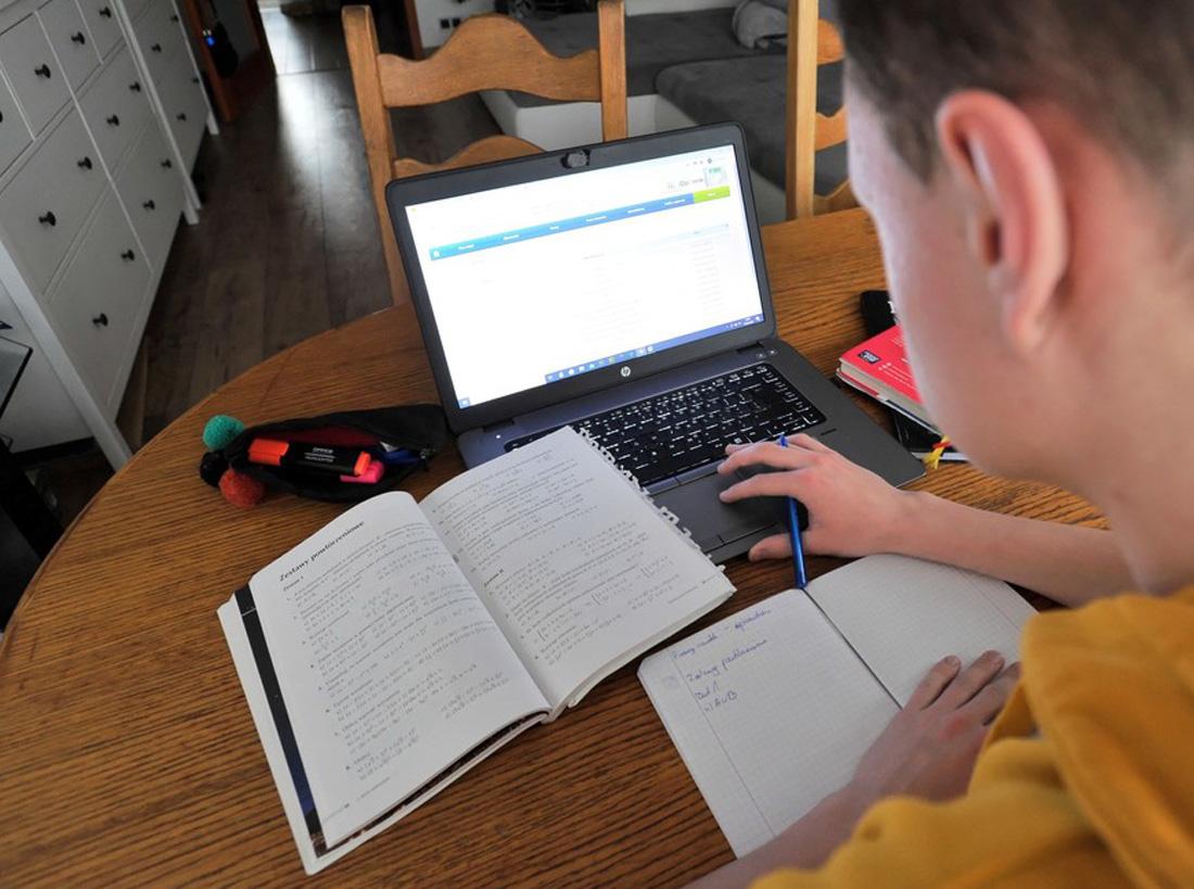 Młodzież dostanie laptopy i tablety