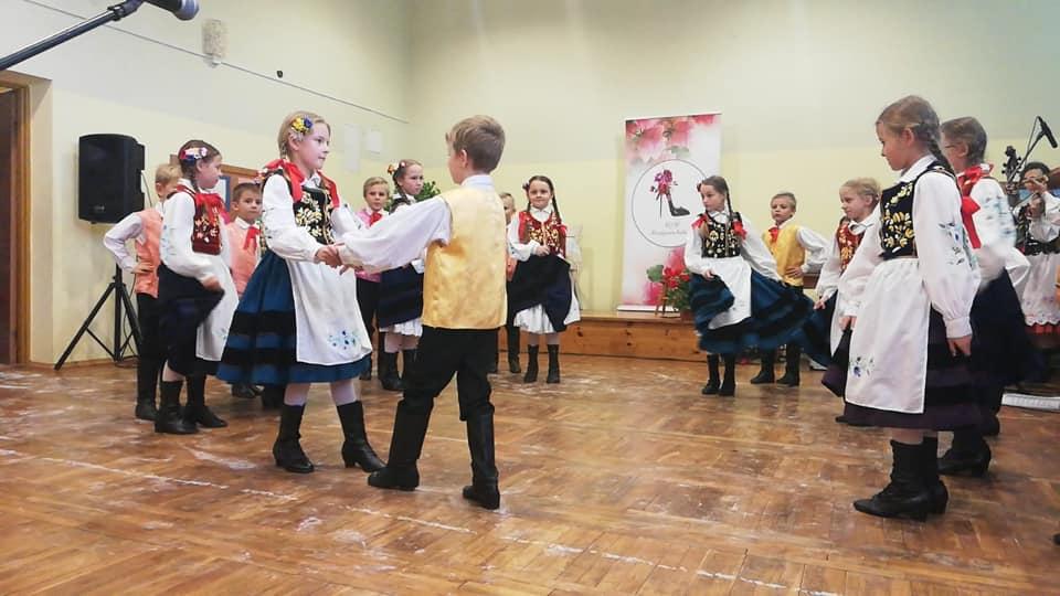 Mali Igloopolanie dostaną nowe stroje