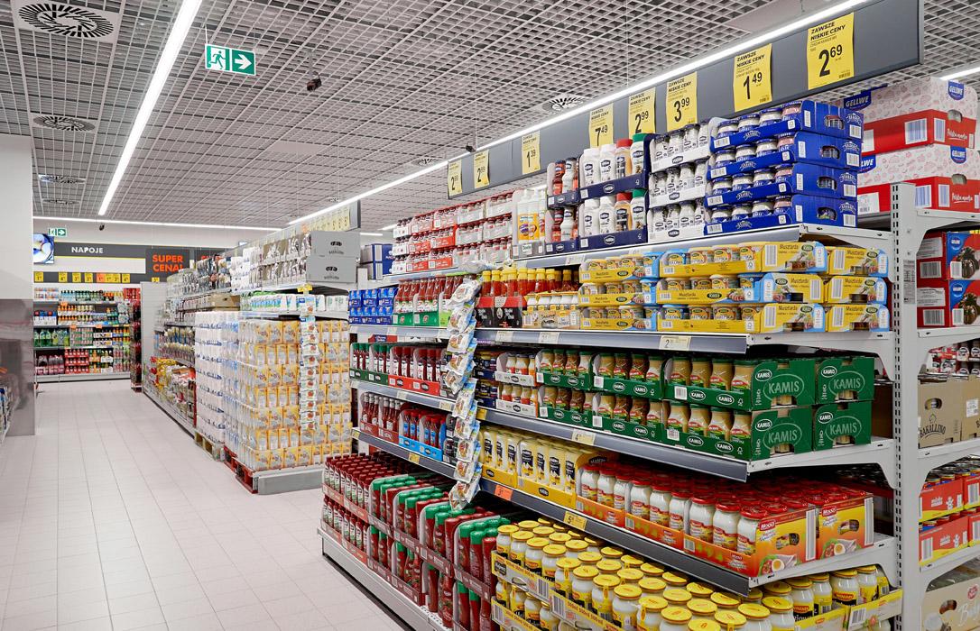 W Biedronce najpierw dezynfekcja, a później mycie rąk