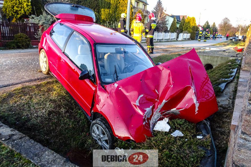 Poważny wypadek, droga zablokowana - zdjęcia