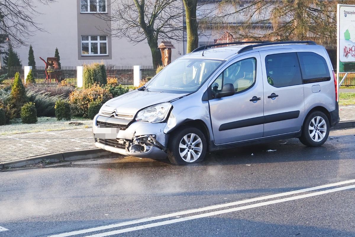 Nie wyhamował na śliskiej drodze