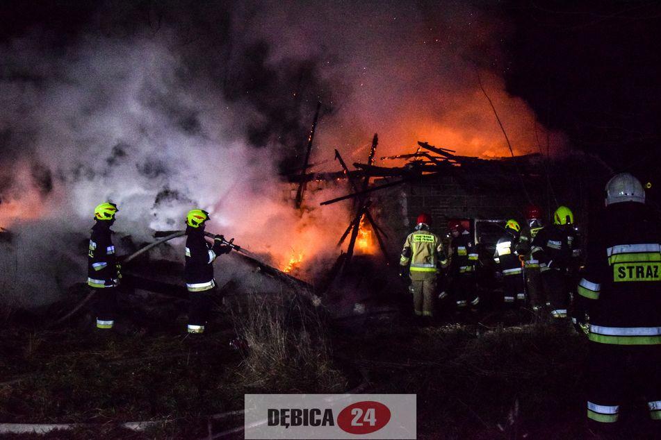 Mieszkańcy twierdzą, że to podpalenie - zdjęcia