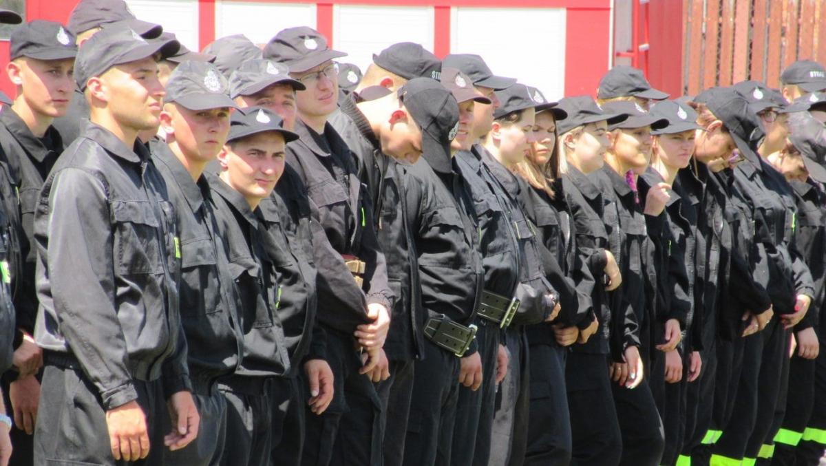 Szewc cieszy się takim samym zaufaniem jak policjant. A Twój zawód? - sprawdź