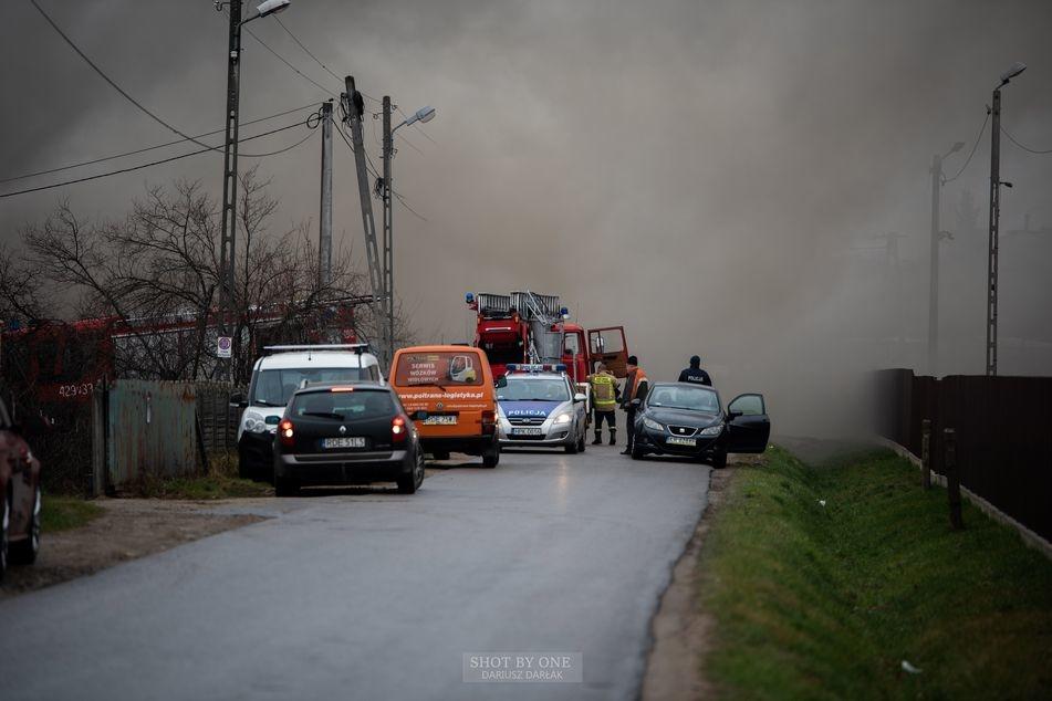 Pożar hali w Żyrakowie - zdjęcia