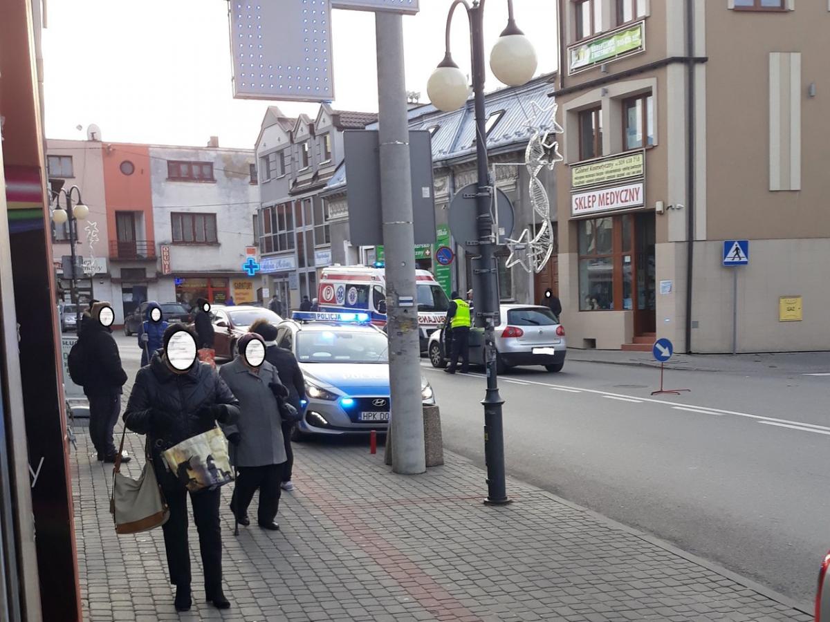 Potrącona na przejściu trafiła do szpitala
