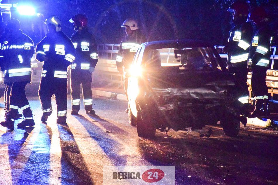 Po wypadku droga zablokowana - zdjęcia