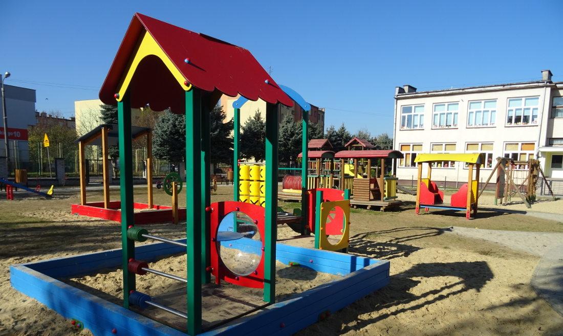 Nowy plac zabaw już gotowy - zdjęcia
