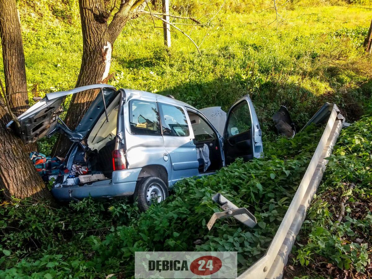 Porzucił auto, pasażera i uciekł - zdjęcia