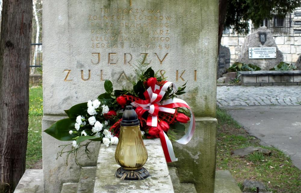 Zaczną od grobów pisarza, dowódcy i rotmistrza