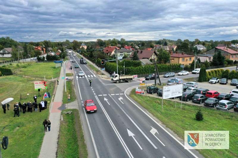 Uważaj na tym skrzyżowaniu. Są światła!